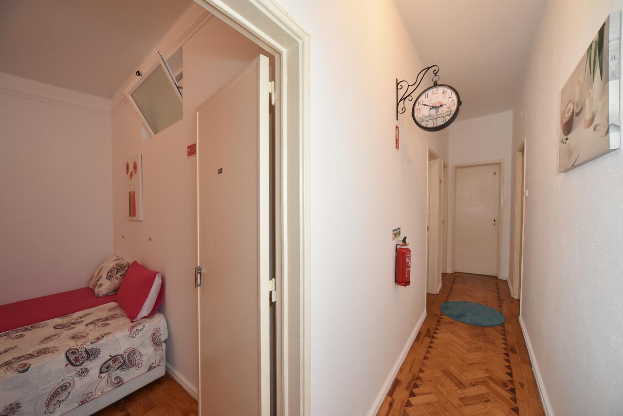 Star Hostel Lissabon Buitenkant foto